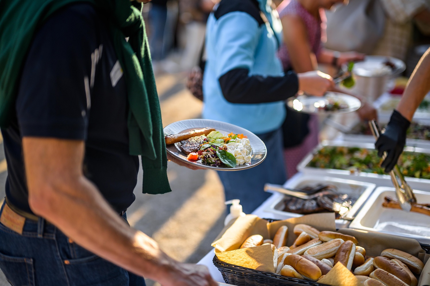 Grillarrangement lækker buffet i Odense ZOO