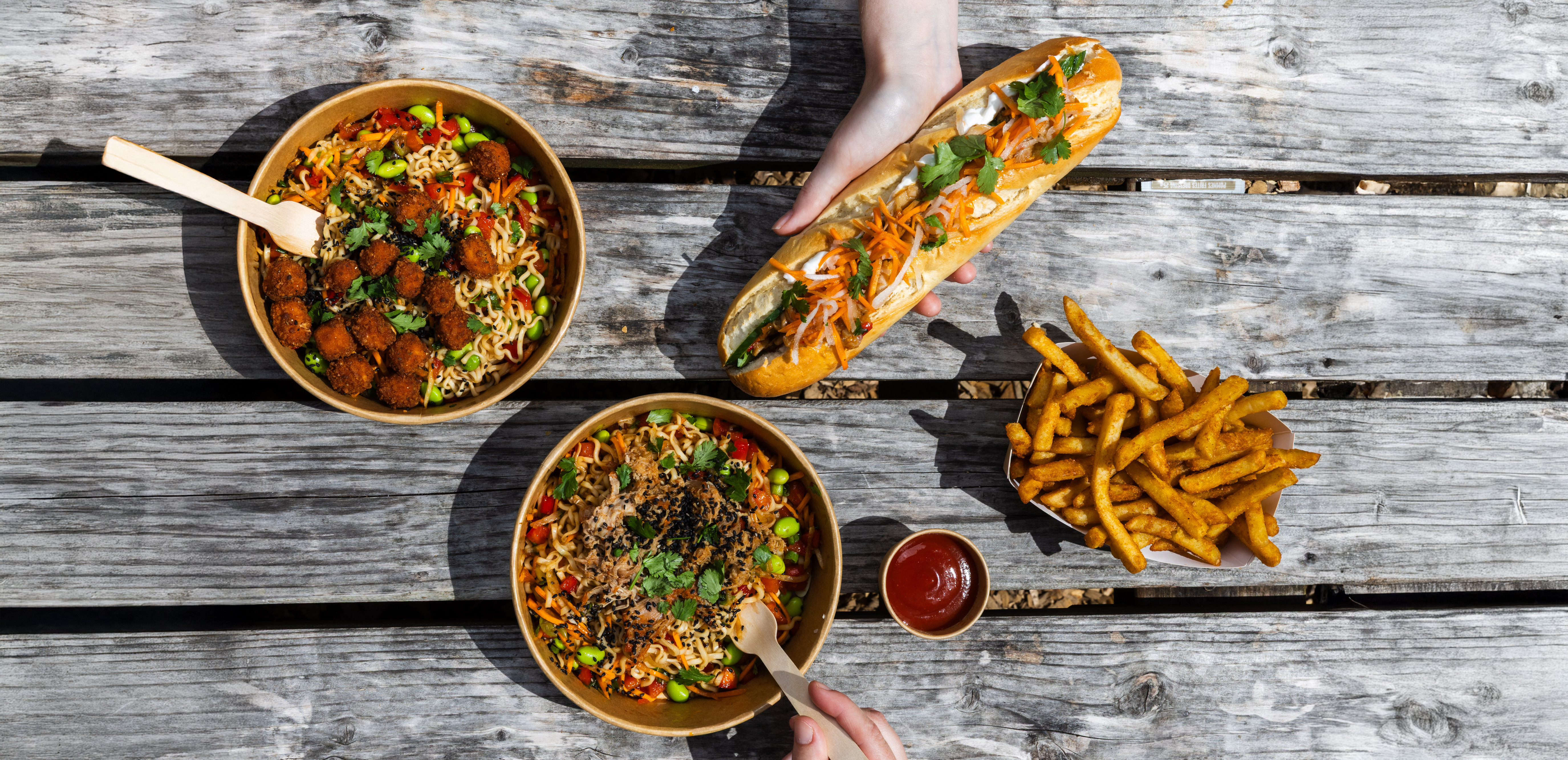 bowl med tofu bowl med kylling bahn mi pomfritter fra bøgetrucken i odense zoo