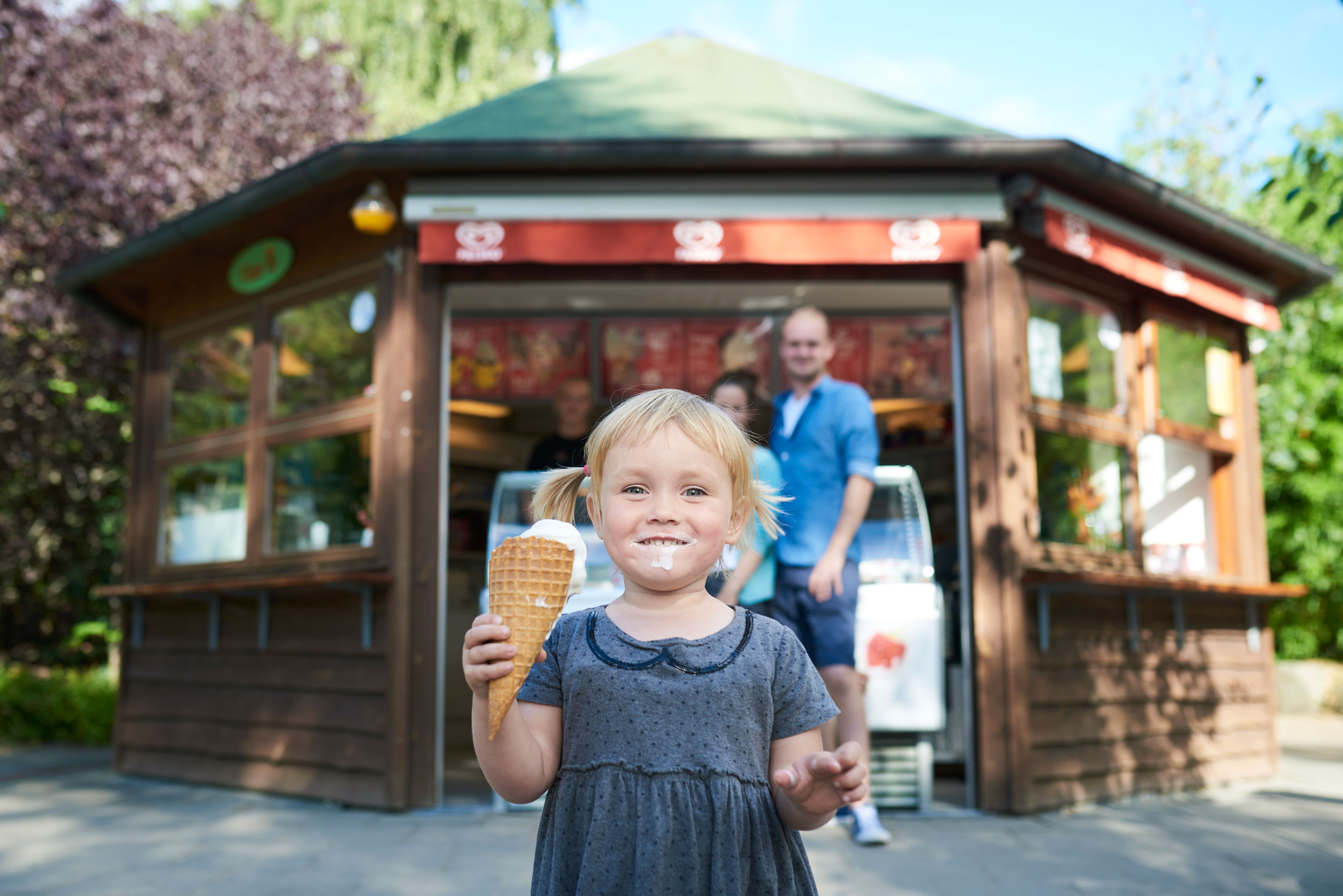 Ishuset TigerIs i Odense ZOO pige med is
