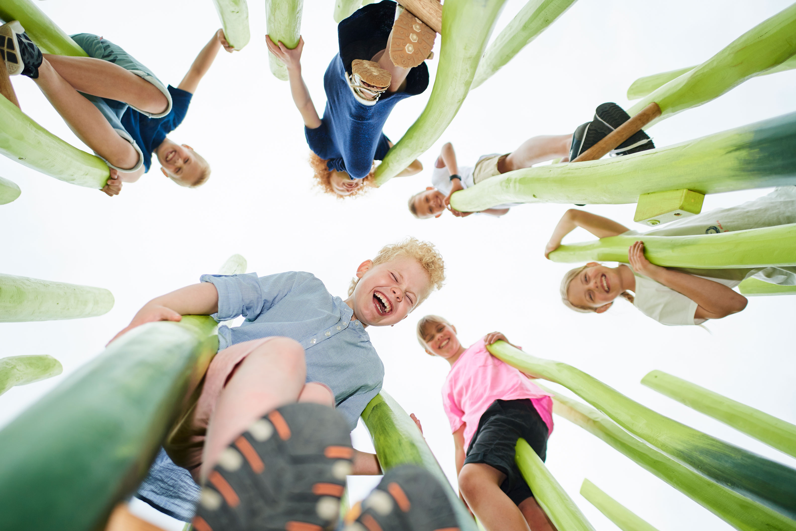 Legeplads ved Café Chunga i Odense ZOO børn på pæle