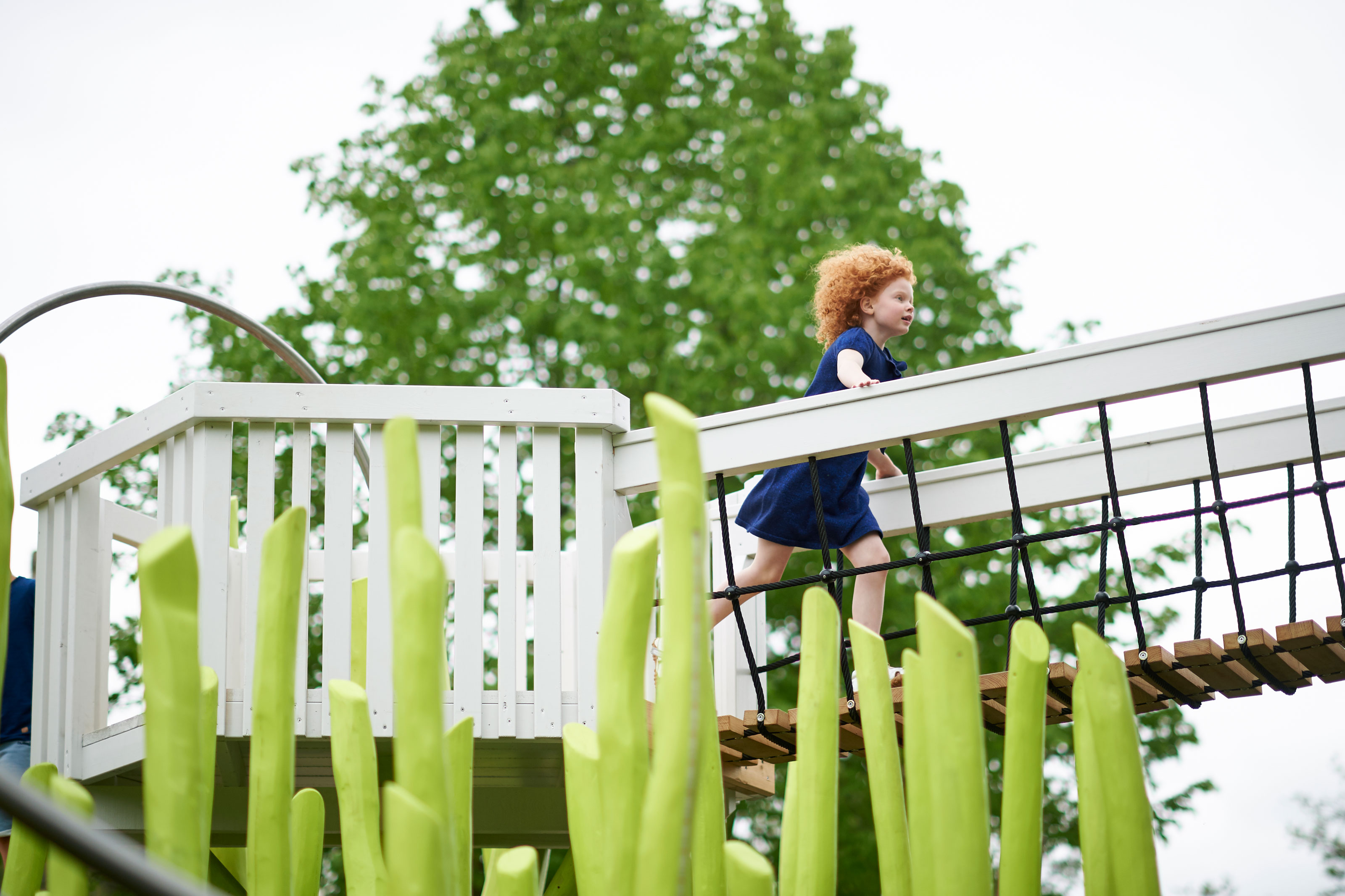 Legeplads ved Café Chunga i Odense ZOO barn på gangbro